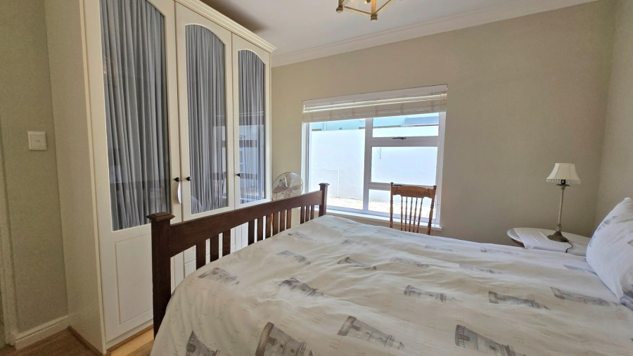 6 Bedroom Property for Sale in Franskraal Western Cape